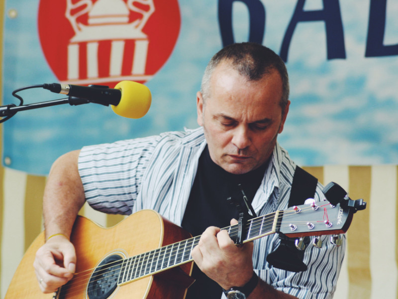 Kulturflohmarkt mir Live Musik von CHRIS BLEVINS